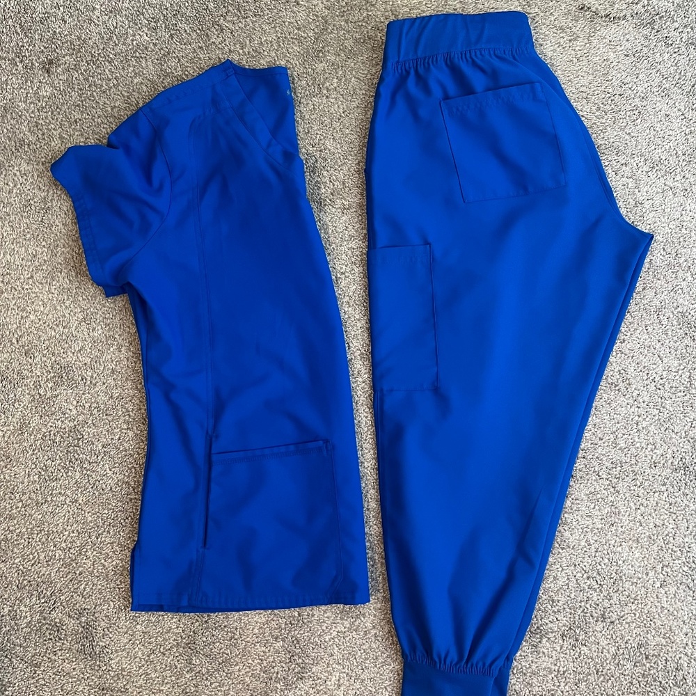 Scrub Set - Picture 1 of 1